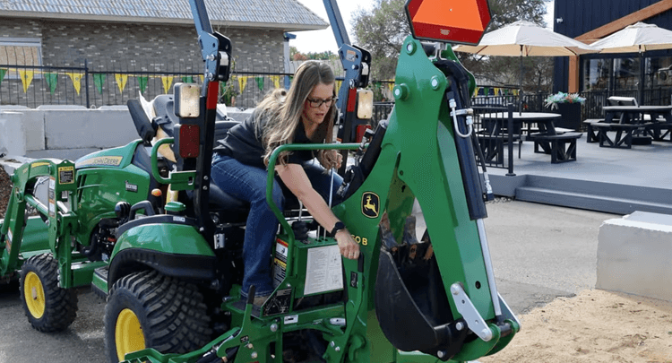 The Ultimate Weekend Warrior: A John Deere 1025R TLB Walkaround & Demo